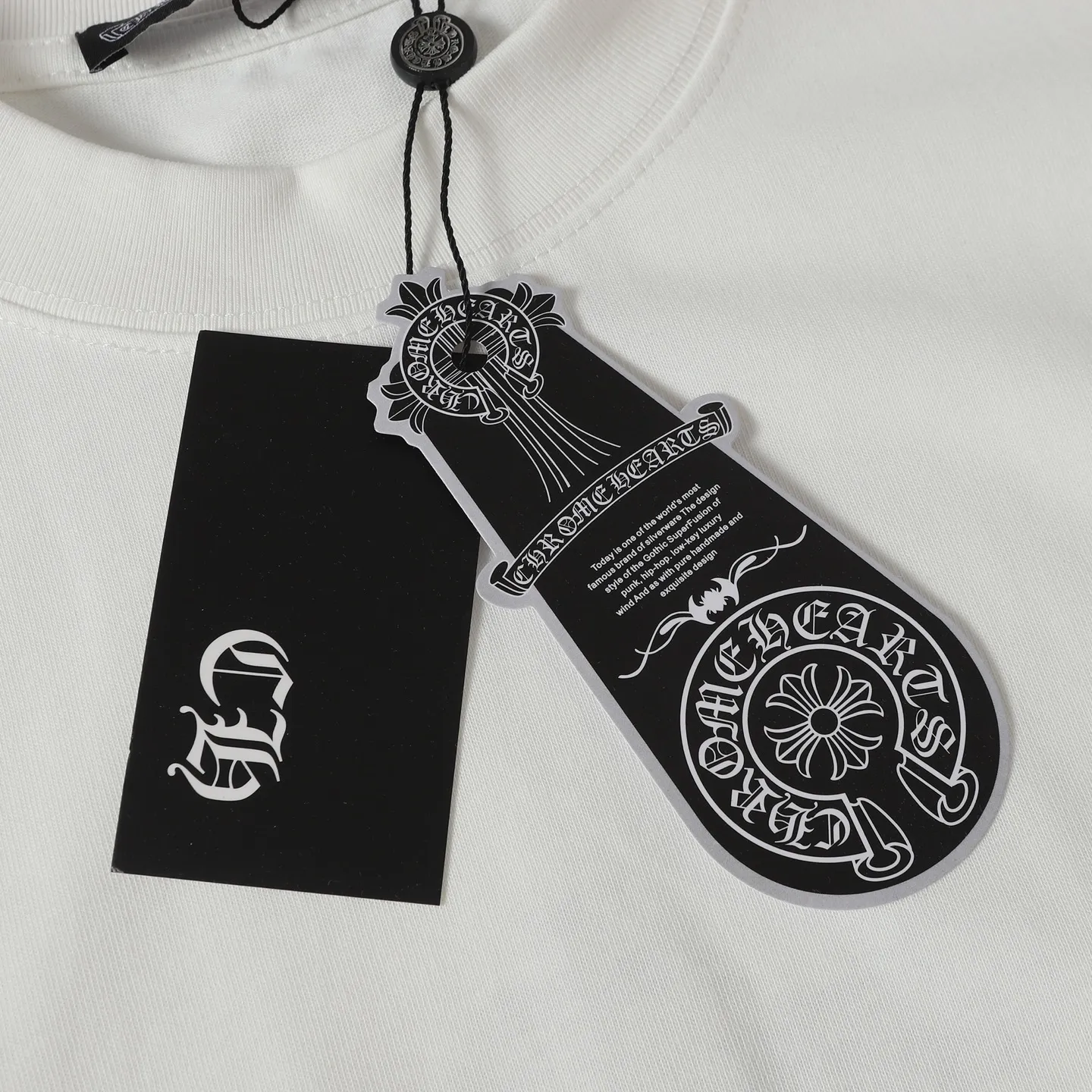 🅿️170 Chrome Hearts/Chrome Hearts 25ss cross printed short-sleeved T-shirt. Fabric 280g double yarn, 1*1 double yarn thread, soft and comfortable to the touch, no deformation, os dropped shoulders and loose version, same style for men and women. The loose version covers the flesh and looks slim but not attractive. Color: black/white Size: XS-L
